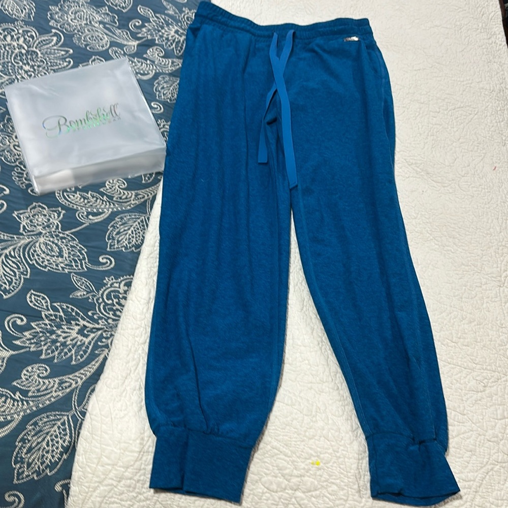 BOMBSHELL  COZY JOGGERS - LARGE